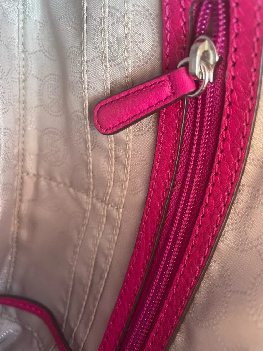 Michael Kors Hot Pink Pebbled Leather Crossbody Shoulder Bag, Pillow and Dustbag - Picture 9 of 14